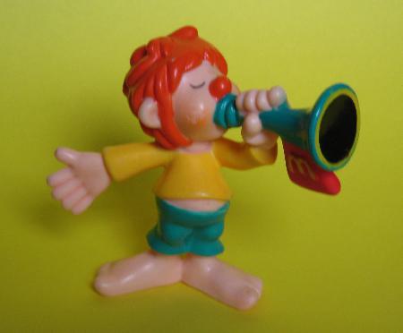 Kunststoff-Figur: Pumuckl mit Trompete (Pumuckl) - 1998 - mge-shop