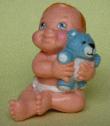 Weichplastik: Baby mit Teddy (Magic Diaper Babies) - 1991 - mge-shop